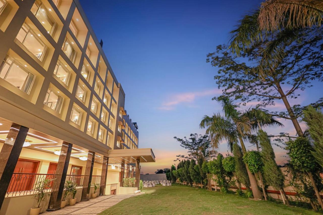 Regenta Dehradun By Royal Orchid Hotels Limited 외부 사진