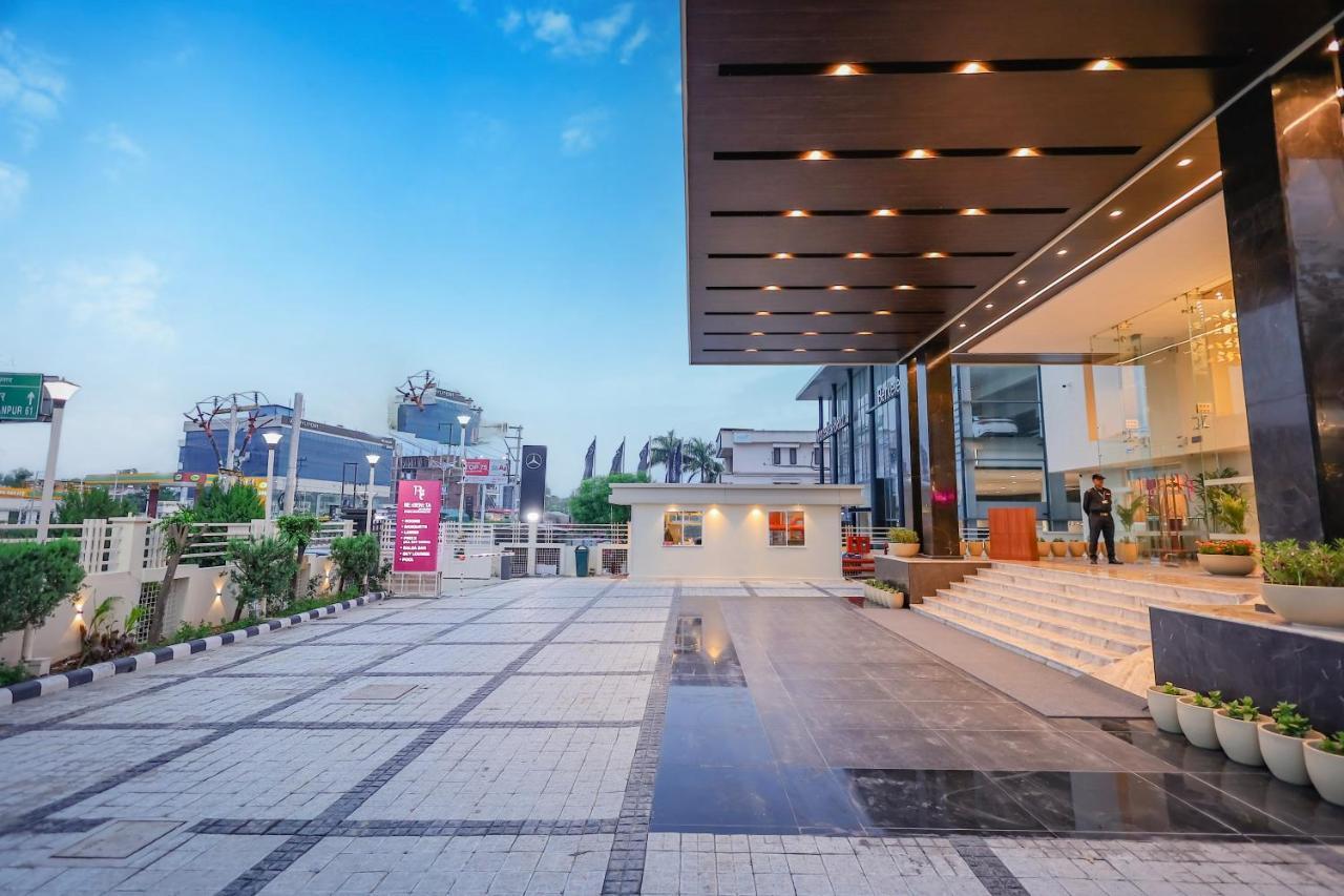 Regenta Dehradun By Royal Orchid Hotels Limited 외부 사진