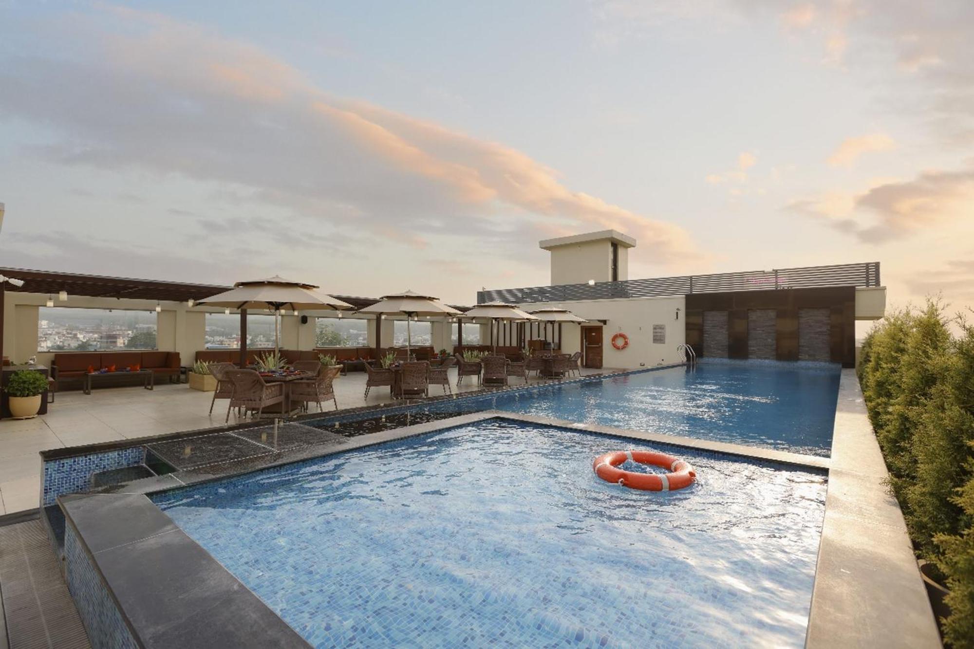 Regenta Dehradun By Royal Orchid Hotels Limited 외부 사진